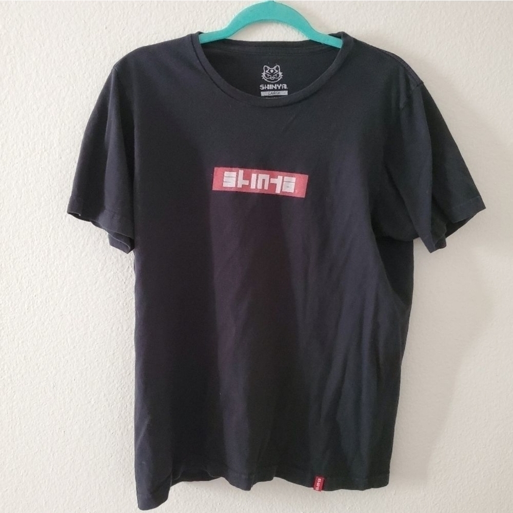 Shinya cat shirt shirt size large.